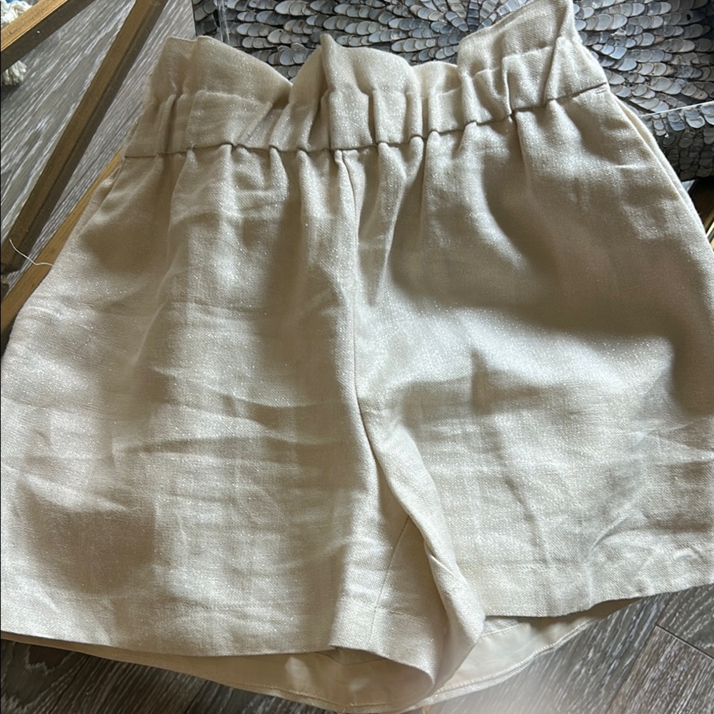 Express Cream Women's Shorts